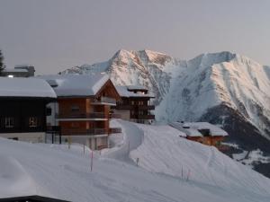 Chalet Valaisia talvel