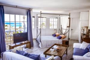 Ruang duduk di Casablanca Fuerteventura Morro Jable Suites