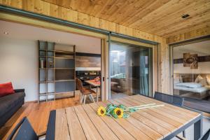 Appartement Förra的休息区