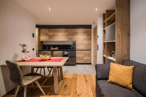Appartement Förra的厨房或小厨房