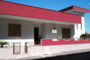 a rendering of a house with a red roof at B&B Acchiappasogni in Corigliano dʼOtranto