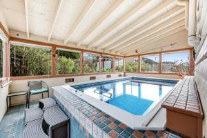 Πισίνα στο ή κοντά στο Gualala Harmony House