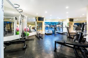 The fitness centre and/or fitness facilities at Holiday Inn Convention Center, an IHG Hotel