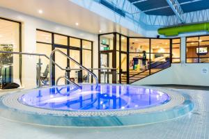 The swimming pool at or near Holiday Inn Lancaster, an IHG Hotel 