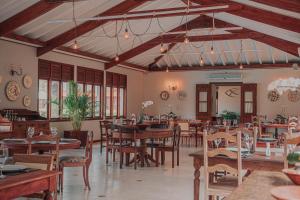 Εστιατόριο ή άλλο μέρος για φαγητό στο Vila Angatu Eco Resort SPA