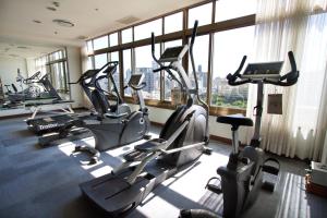 Fitness centrum a/nebo fitness zařízení v ubytování The Howard Plaza Hotel Kaohsiung