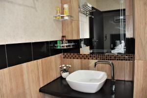 Een badkamer bij Annavilla7 Lilongwe Aparthotel