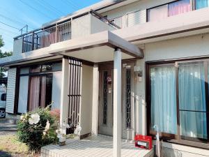 O edifício onde a casa de hóspedes está situado