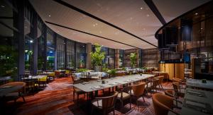 EQ Kuala Lumpur餐厅或其他用餐的地方