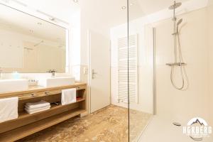 Kúpeľňa v ubytovaní HORBERG Appartements + 31 fotografií