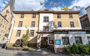 Budova, kde se hotel nachází + 31 fotografií