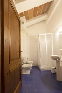 Vonios kambarys apgyvendinimo įstaigoje Razza del Casalone