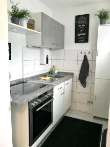 Dapur atau dapur kecil di No2 TOP Apartment4YOU - 3 Zimmer, 1-6 Pers, Saarbrücken - Jägersfreude Saarbruecken