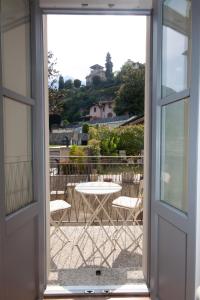A balcony or terrace at Casa Julia - Menaggio by LoveComo