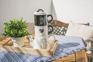 Zestaw do parzenia kawy i herbaty w obiekcie Sweet Marina