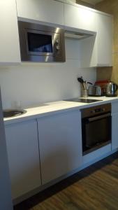 A kitchen or kitchenette at Apartments 41 Hastings 