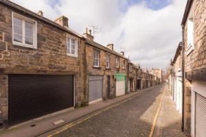 Gloucester Lane - Central Mews Cottage