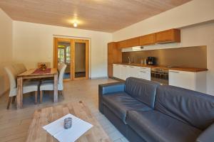 Kuchyňa alebo kuchynka v ubytovaní Residence Sněžka + 36 fotografií