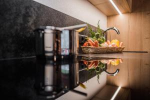Appartement Förra的厨房或小厨房