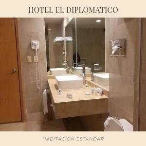 Ein Badezimmer in der Unterkunft El Diplomatico