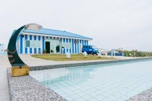 Bazén v ubytovaní Loju Seaview Homestay alebo v jeho blízkosti