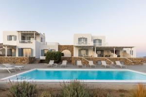 A piscina localizada em Sea Wind Villas and Suites ou nos arredores