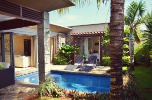 Piscina di Athena Villas by Fine & Country o nelle vicinanze