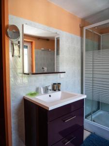 Koupelna v ubytování Hotel Beau Rivage