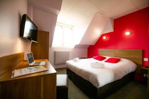 Gallery image of Logis Hotel Du Chateau in Caen