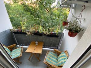 Lux Advent Apartment的阳台或露台