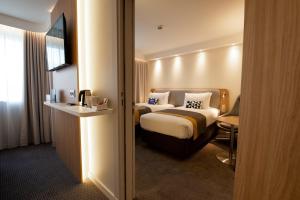 Holiday Inn Express - Arcachon - La Teste by IHG客房内的一张或多张床位