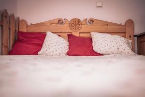 Posteľ alebo postele v izbe v ubytovaní Nasza Chata - Pokoje i Apartamenty