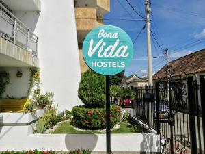 Bona Vida Hotel的证书、奖牌、标识或其他文件
