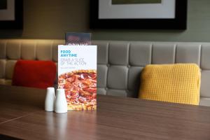Posezení v ubytování Holiday Inn Express Edinburgh Airport by IHG