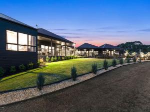 Afbeelding uit fotogalerij van Campania Spa Suite 2 in Meeniyan +14 foto's