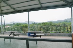 Sunny Sky Homestay的阳台或露台