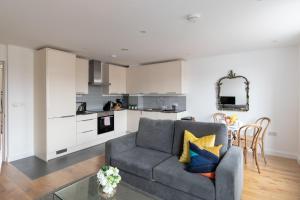 homely – Central London Prestige Apartments Camden tesisinde bir oturma alanı