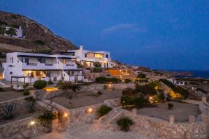 Zdjęcie z galerii obiektu Psaravolada Hotel Milos w mieście Agia Kiriaki Beach