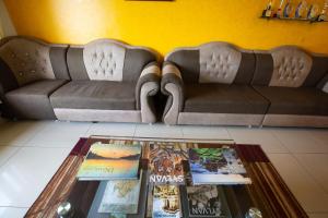 Posezení v ubytování KSTDC Hotel Mayura Valley View Madikeri
