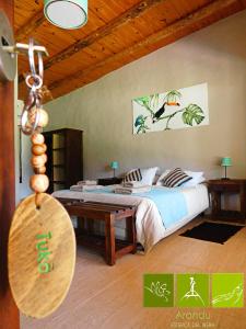 เตียงในห้องที่ Arandu ecolodge