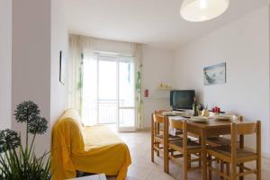 TV a/nebo společenská místnost v ubytování Cortina 2-34