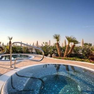 Bazén v ubytování hotel colibri nebo v jeho okolí