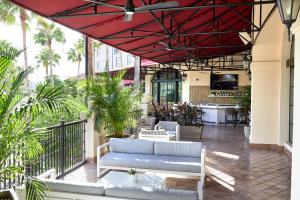 Uma varanda ou terraço em Universal's Loews Royal Pacific Resort