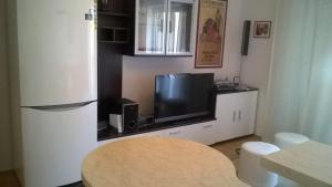 TV a/nebo společenská místnost v ubytování 2 BR Apt - North Coast Croatia