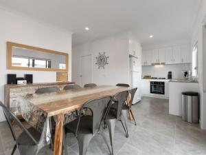Gallery image of Rosebud Beachside Gem in Rosebud