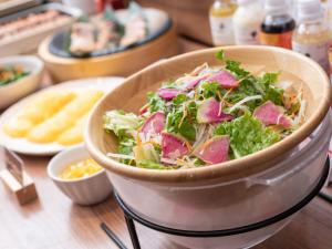 Eten bij of ergens in de buurt van het hotel

