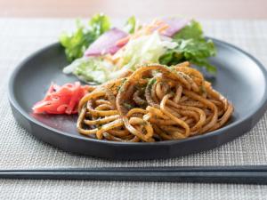 Eten bij of ergens in de buurt van het hotel

