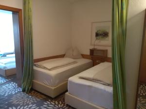 Fotografie z fotogalerie ubytování Seehotel Engstler v destinaci Velden am Wörthersee + 35 fotografií