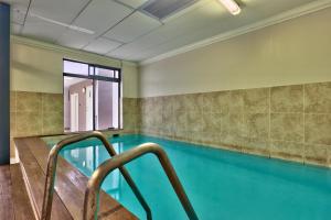 Swimmingpoolen hos eller tæt på Stylish Apartment With Atlantic Ocean Views!