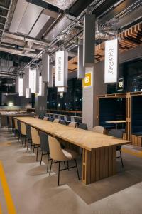 ibis Styles Nagoya餐廳或用餐的地方